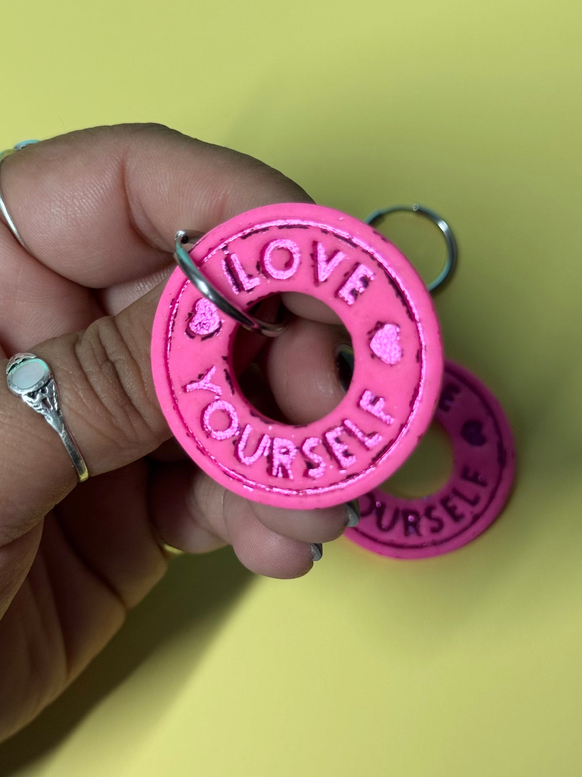 PAMPILLES - "Love yourself" - Rose fluo et rose métallisé - sans créoles